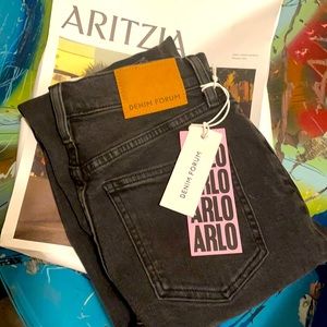 Aritzia Denim Forum “The Arlo” high rise black jeans size: 24w length: 28L